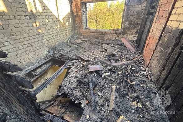 В Родниках продолжают поджигать нежилые дома